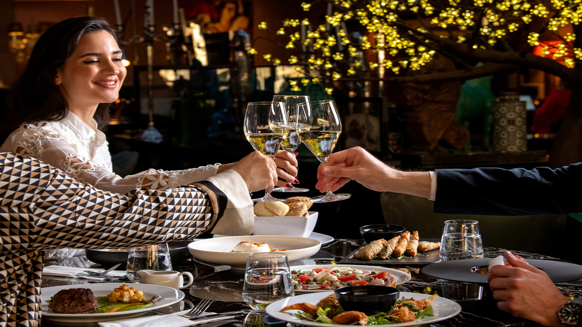 President_Hotel_Athens_Avenue_Lobby_Bar_Restaurant (10)