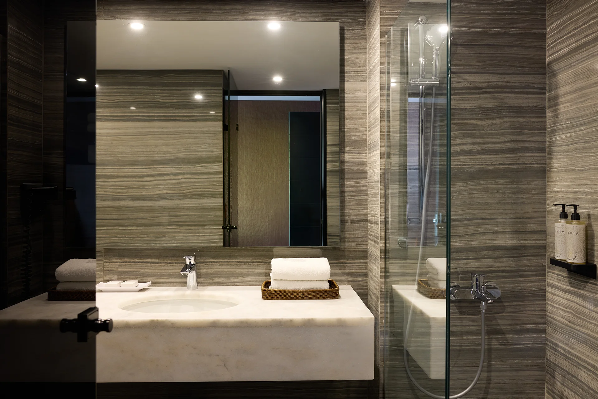 President_Hotel_Athens_Bathroom (2)